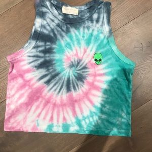 Tie die top